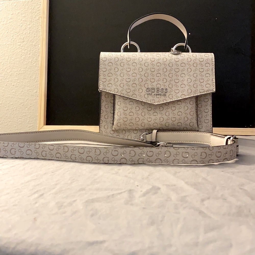 New Guess Convertible Satchel /Crossbody Bag